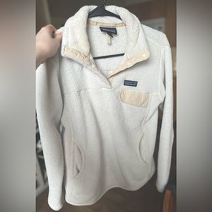 Women’s M Patagonia fleece pullover.
